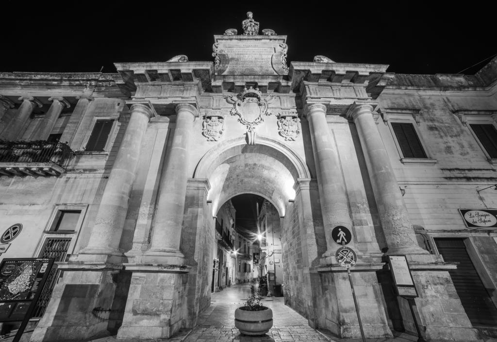 Lecce Stazione Centrale Extérieur photo