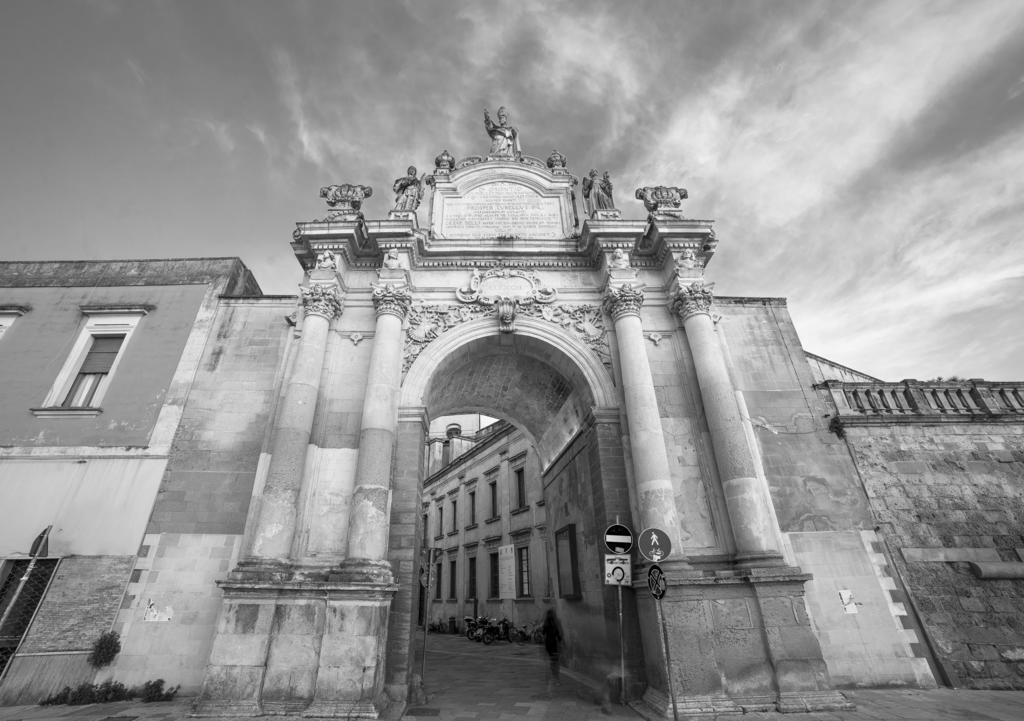 Lecce Stazione Centrale Extérieur photo